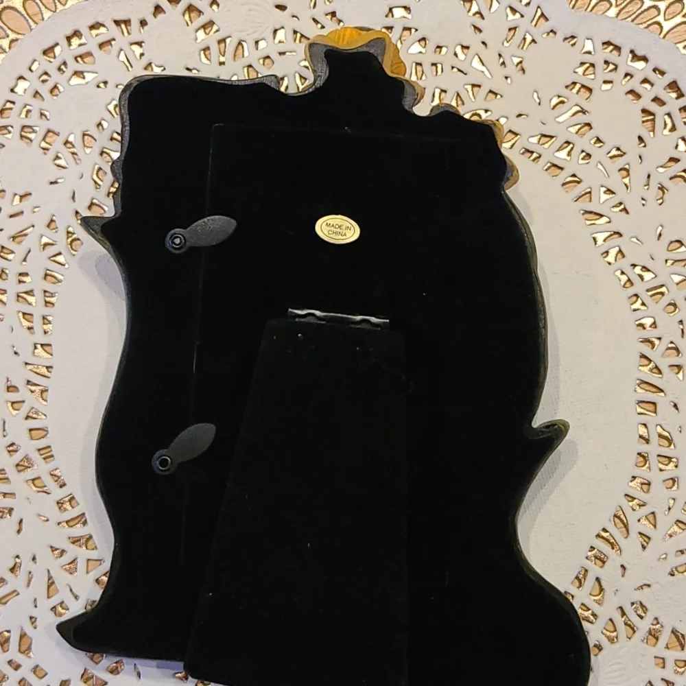 Noble Excellence Victoria's Garden 3D Floral Oval Photo Frame 3.5" x 5" x .5" - Picture 5 of 7